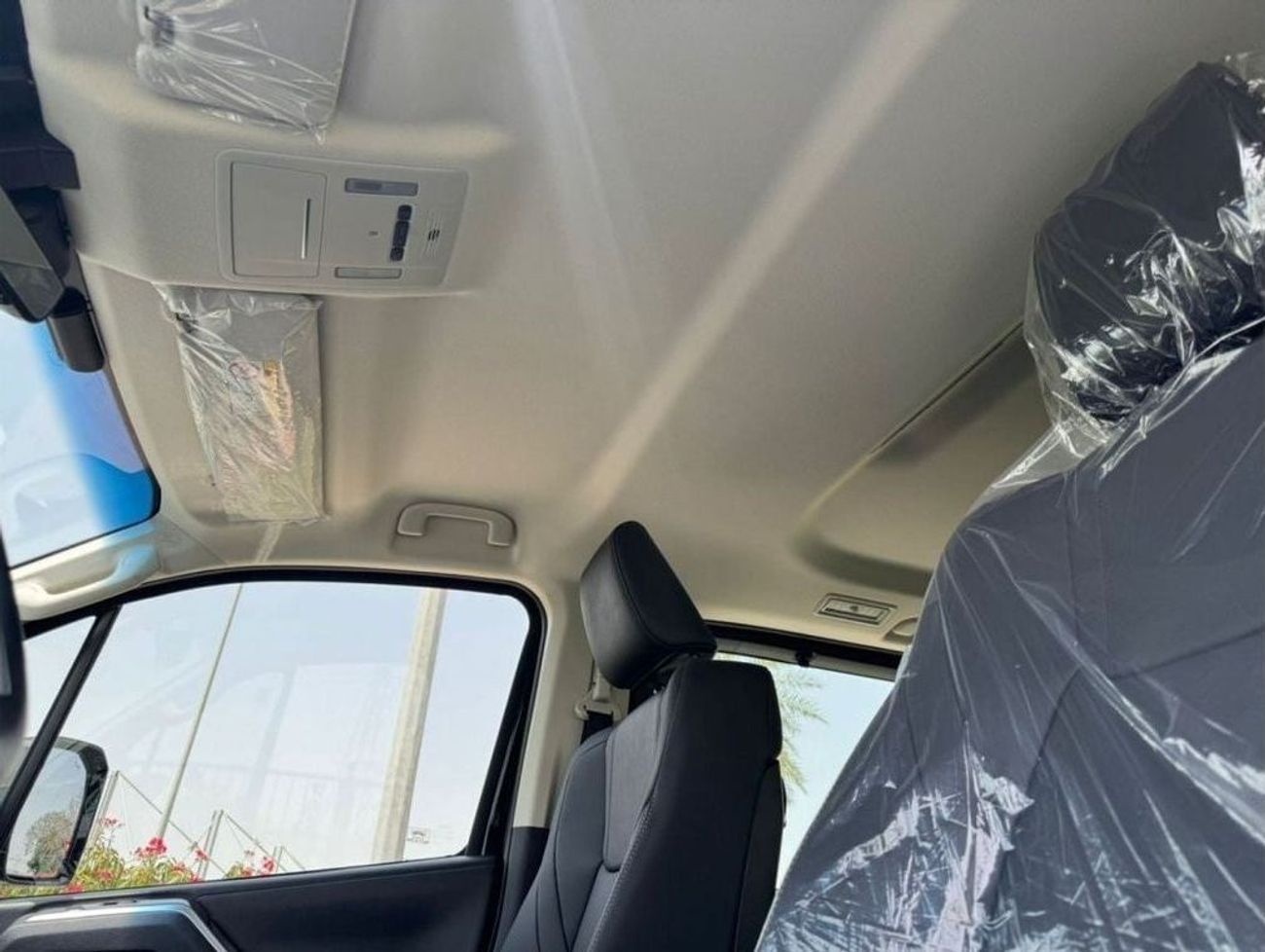 تويوتا جرافينا TOYOTA GRANVIA 3.5L PREMIUM 2026 MODEL