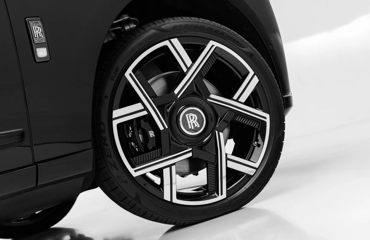 رولز رويس كولينان 6.75L V12 Twin-Turbocharged Engine