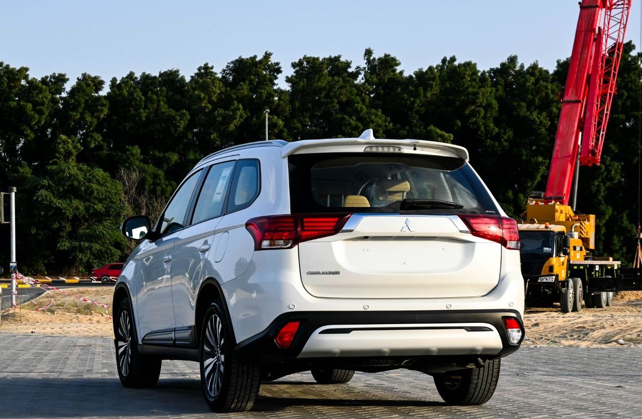 Mitsubishi Outlander MITSUBISHI OUTLANDER 2021 GCC 4X4 IN EXCELLENT CONDITION