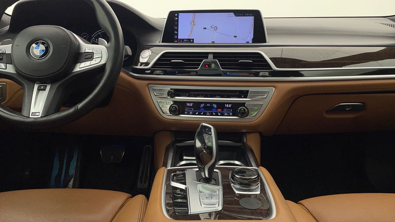 بي أم دبليو 750Li M SPORT 4.4 | بدون دفعة مقدمة | اختبار القيادة في المنزل