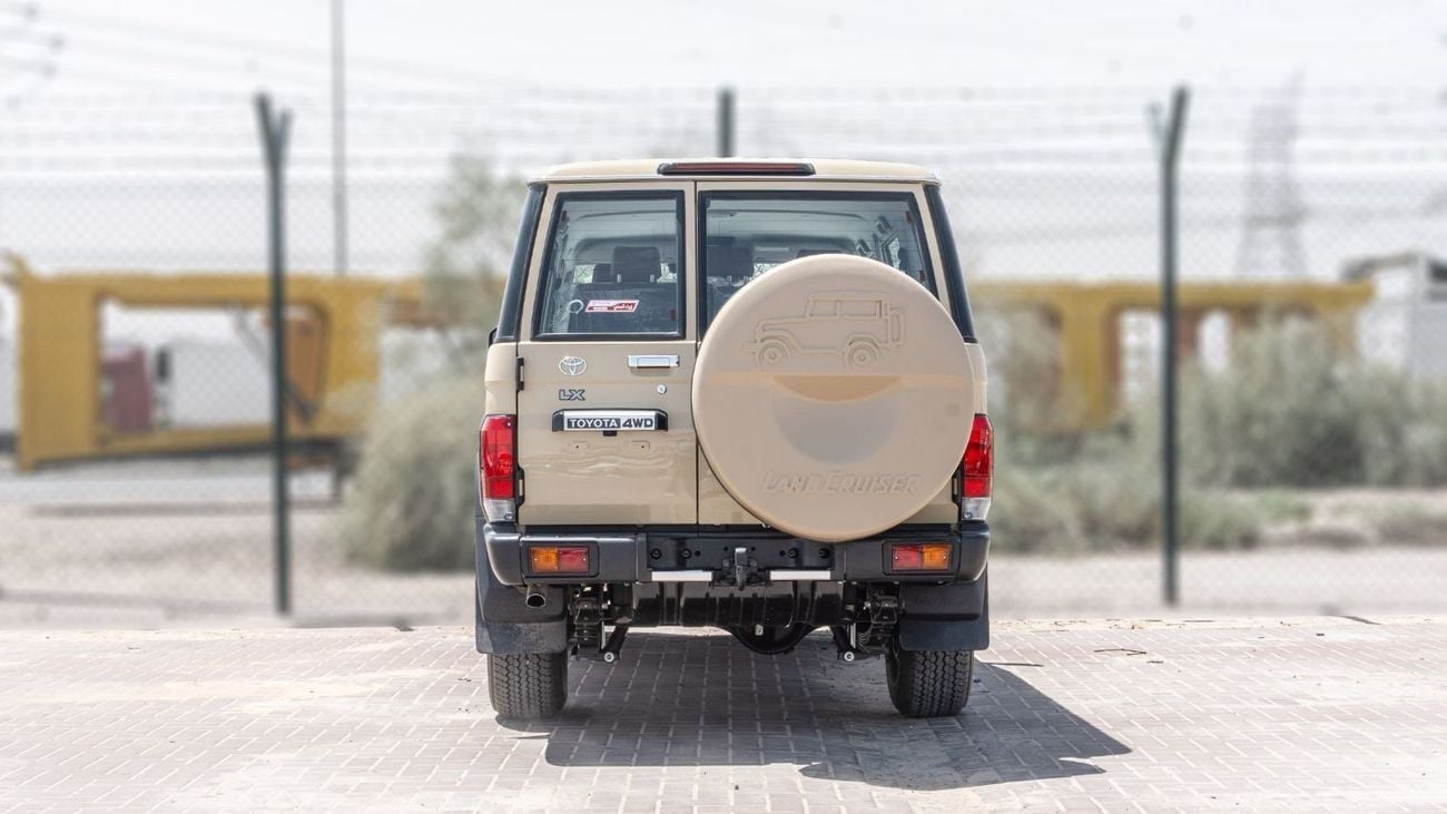 تويوتا لاند كروزر 70 2026 Toyota Land Cruiser LC76 2.8L AT Diesel Full Option (Beige)