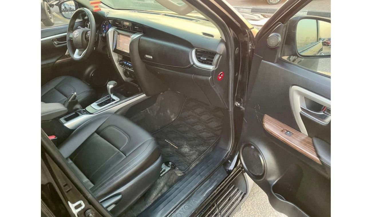 Toyota Fortuner 2016 Toyota Fortuner GX.R 4.0L V6 - AWD 4x4 - MidOption+ 7 Seater - 74,000 km