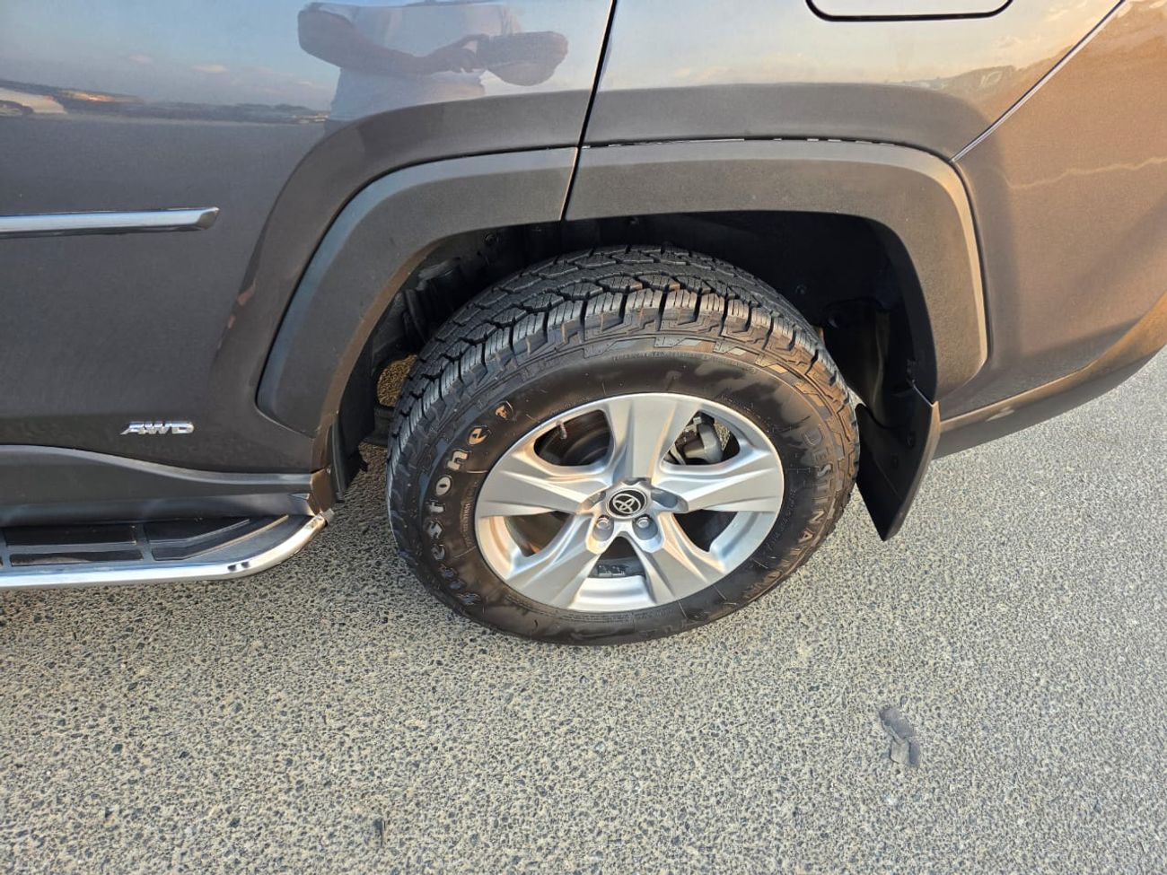 Toyota RAV4 2022 Model XLE hybrid engine Push , AWD and leather seats