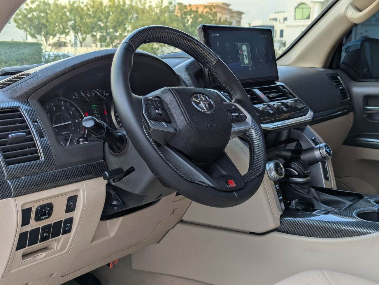 Toyota Land Cruiser Toyota LC200 white LHD