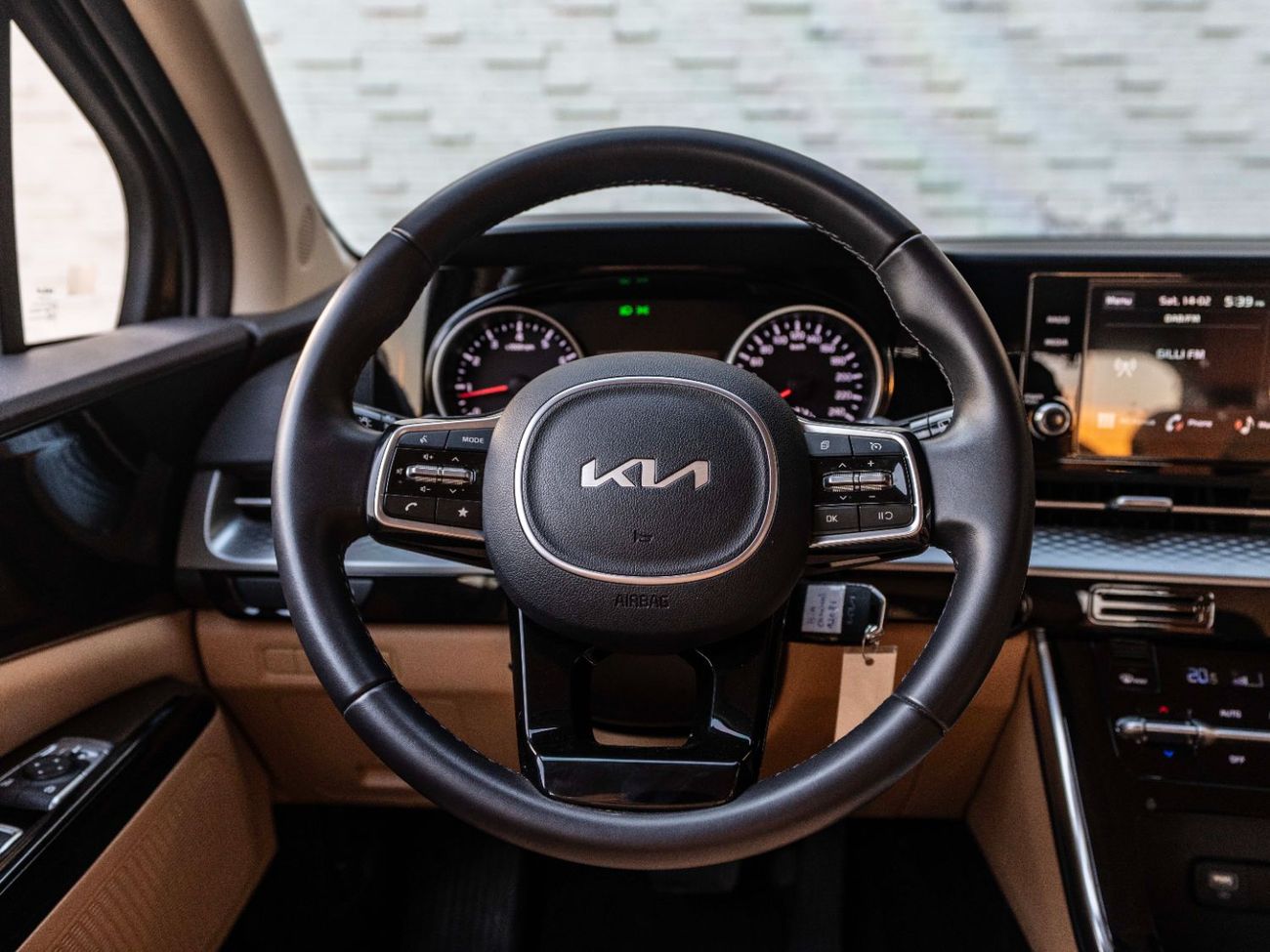 كيا كارنيفال LX