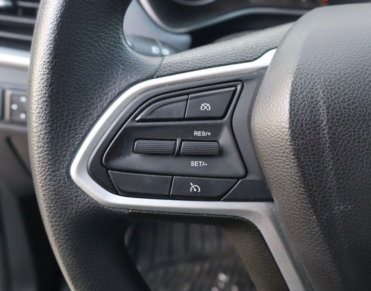 Chevrolet Captiva LT 1.5L (149 HP) (5 Seater)