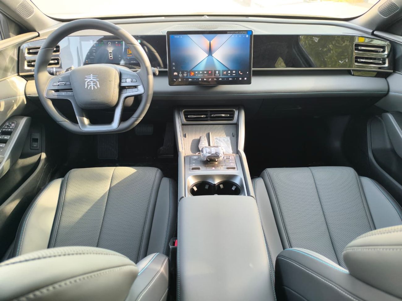 BYD Qin L DM-i DM-i (Plug In Hybrid) EV range 80km with Smart Drive Brand New Car 2025