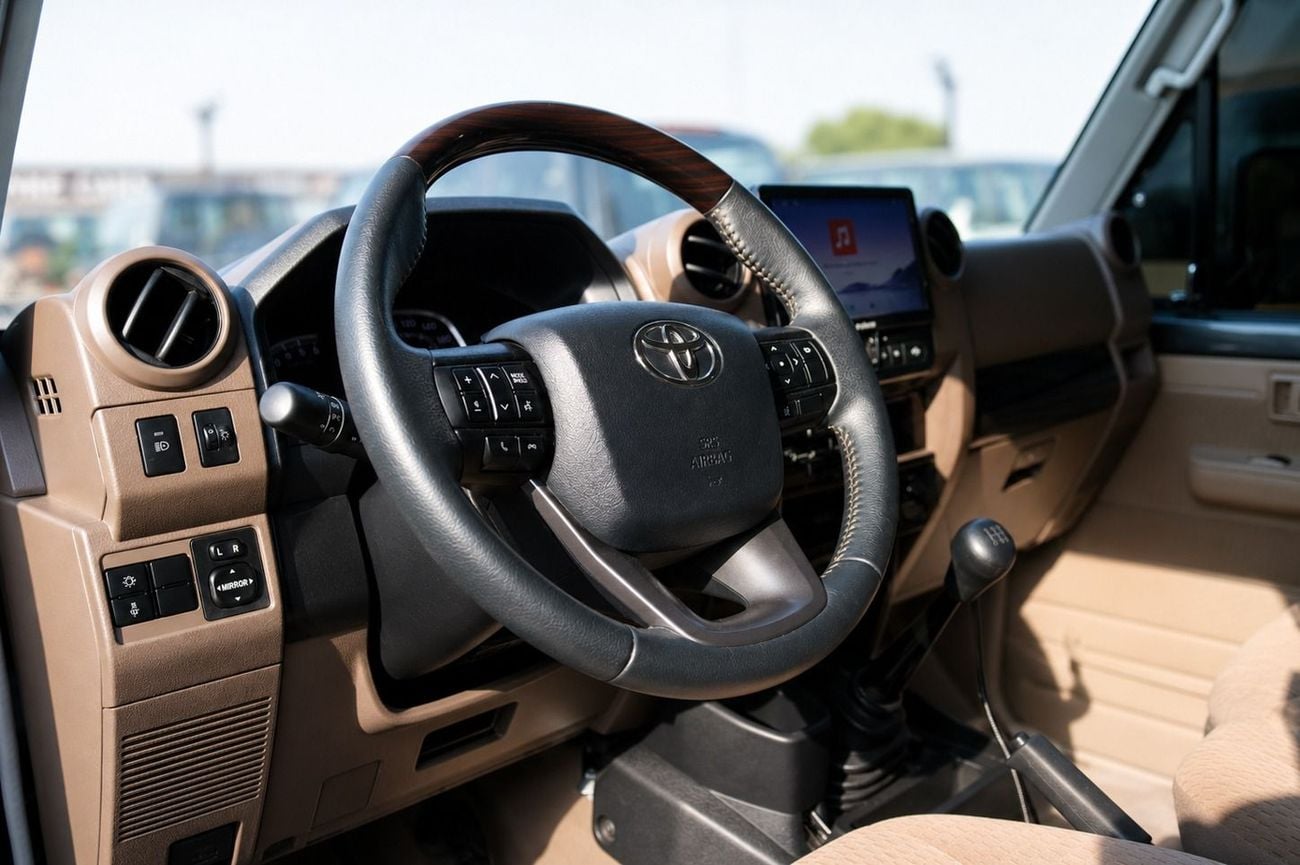 تويوتا لاند كروزر بيك آب LC79 2.8 DIESEL MANUAL بابان