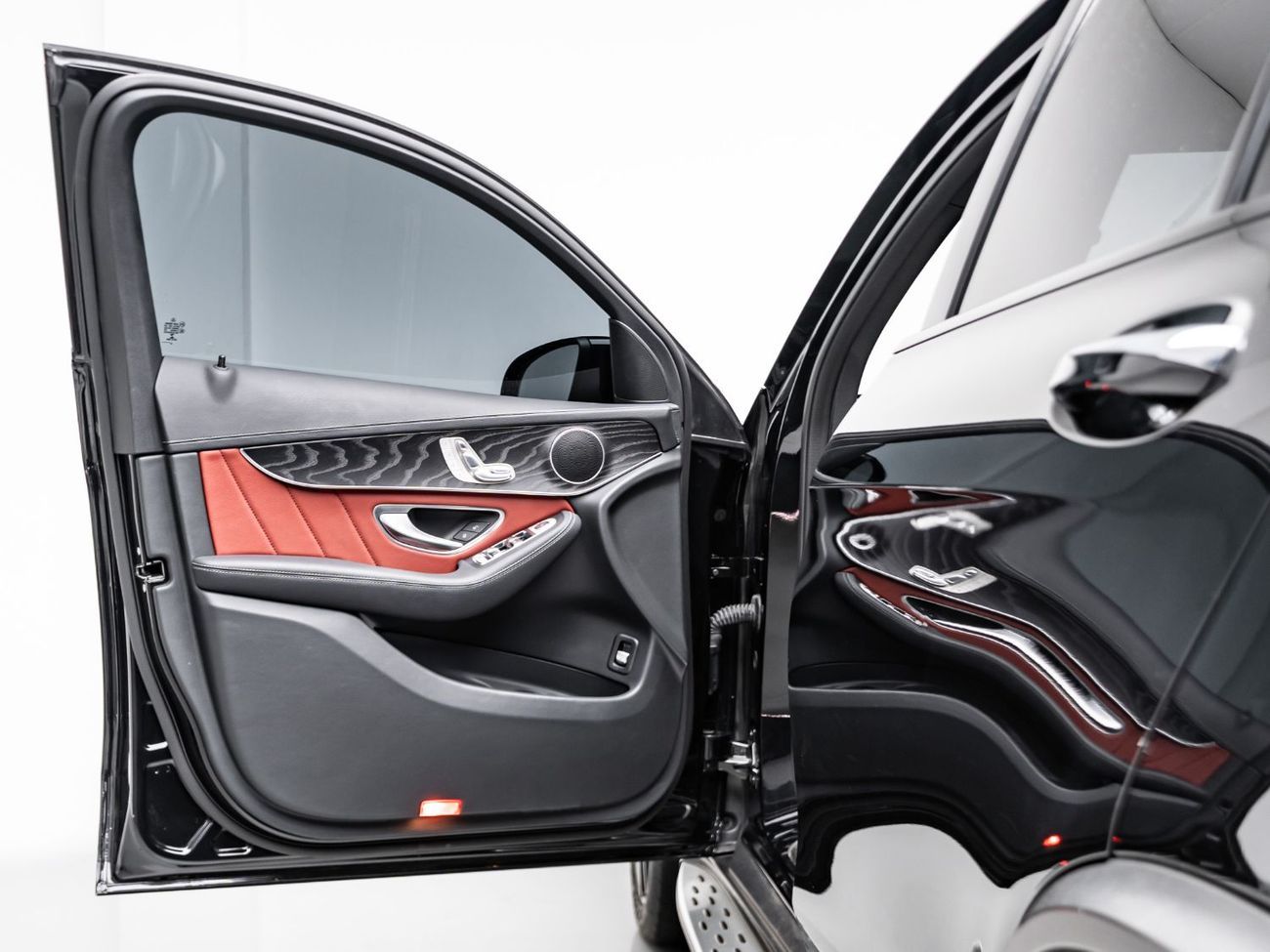 Mercedes-Benz GLC 300 4Matic 2023 Mercedes GLC 300 Coupe, 2027 Mercedes Warranty, Full Service History, Low KMs, GCC