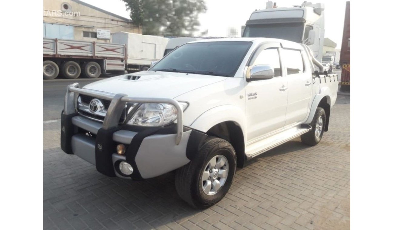 تويوتا هيلوكس Hilux RIGHT HAND DRIVE (Stock no PM 722 )