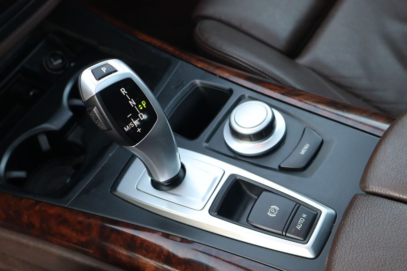 BMW X5 XDRIVE 4.8I GCC