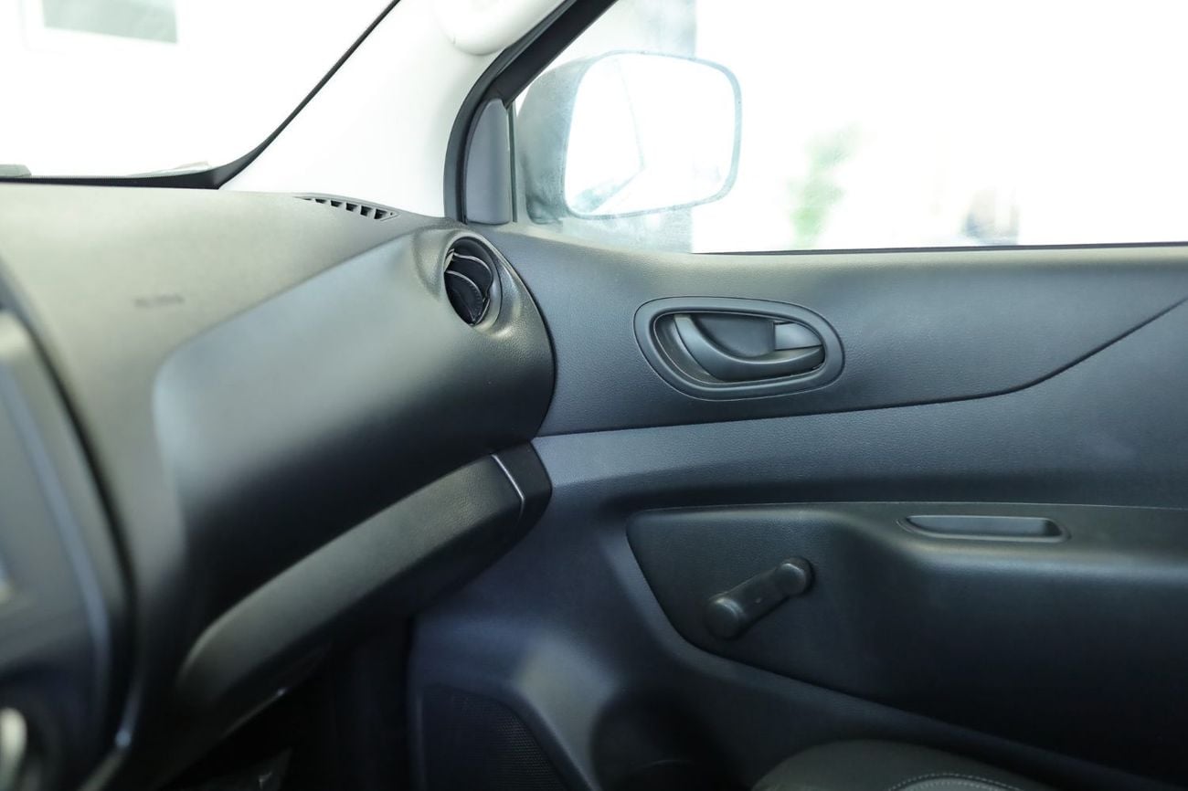 نيسان نافارا 2.5L Petrol | XE Manual Transmission | Single Cabin (Only For Export)