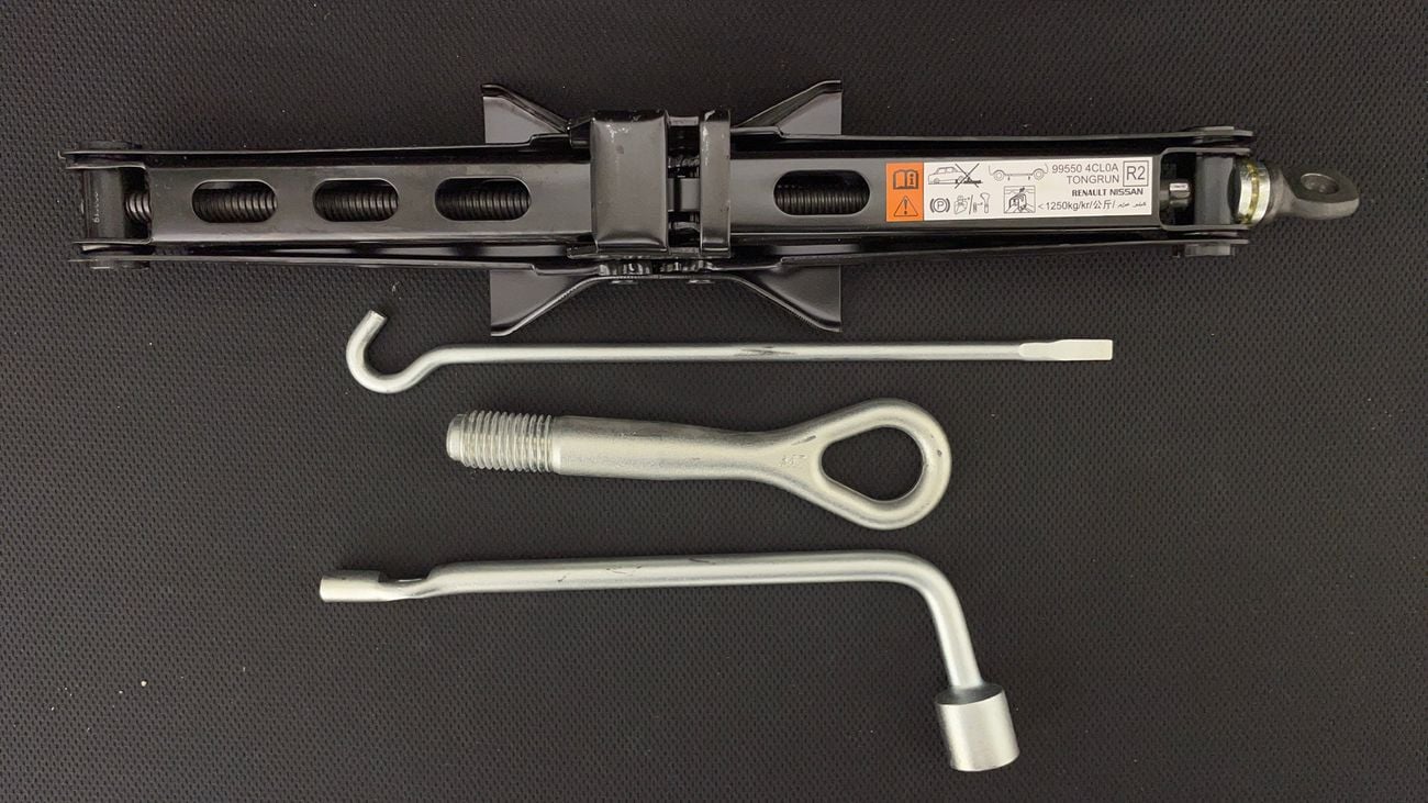 نيسان إكس تريل S 4WD 2.5 | بدون دفعة مقدمة | اختبار القيادة في المنزل