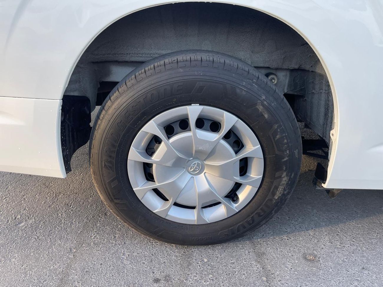 Toyota Hiace 2023 TOYOTA HIACE VAN COMMUTER