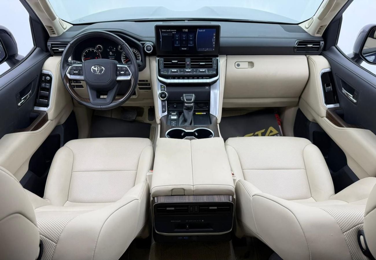 Toyota Land Cruiser 2023 Toyota Land Cruiser GXR, 2028 Toyota Warranty, Full Toyota Service History, Very Low Km, GCC