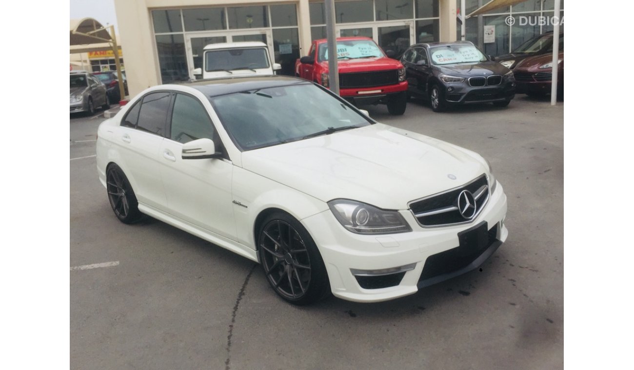 مرسيدس بنز C 63 AMG مرسيدس C63 موديل 2012 السياره صبغه وكاله  السياره بحاله ممتازه من الداخل والخارج فل اوبشن ماشي 120فق