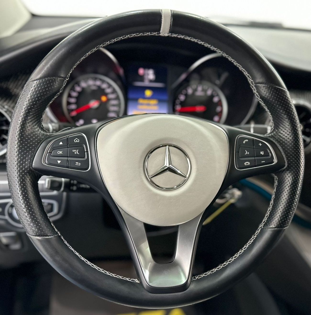 Mercedes-Benz V 250 Std 2020 Mercedes Benz V250 Driven-Landjet, Warranty, Full Service History, Fully Loaded, GCC