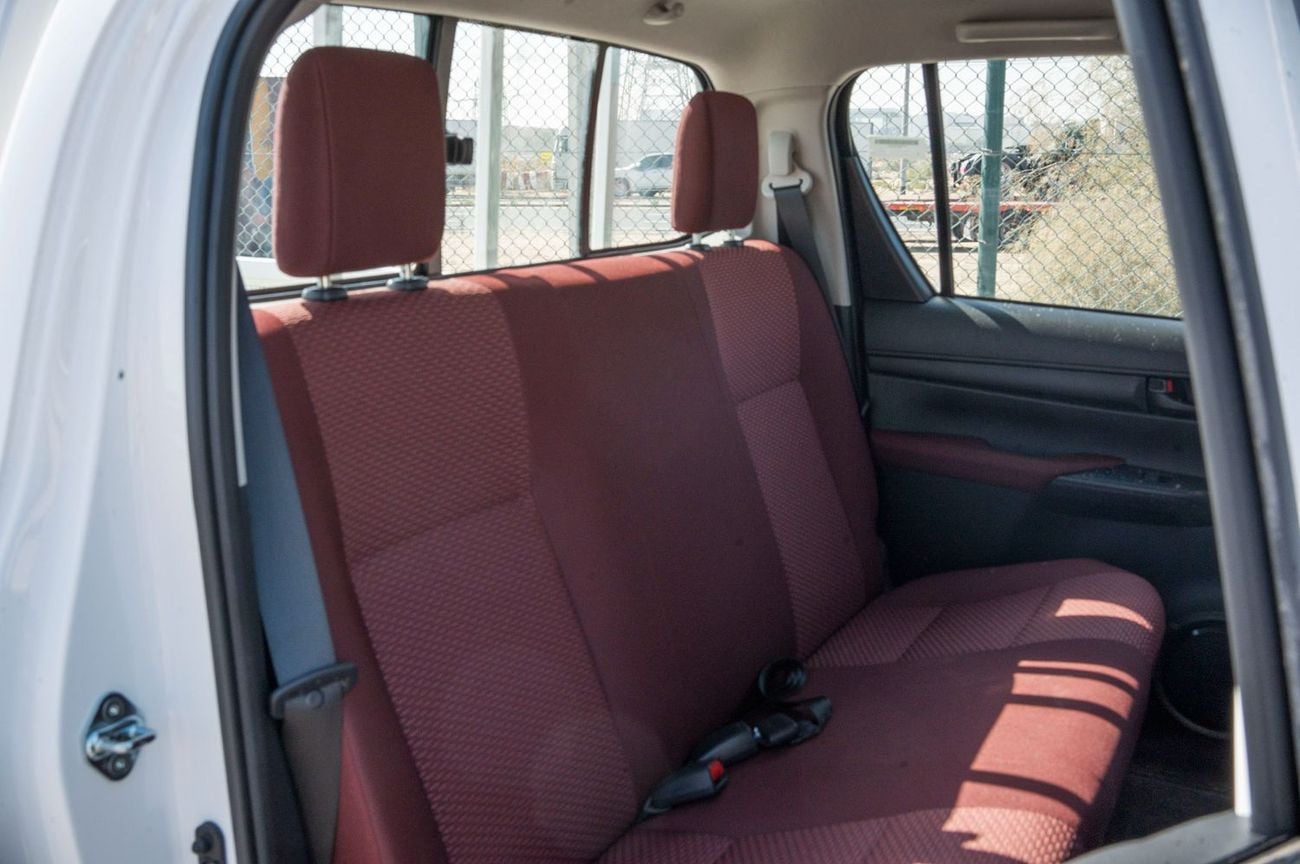 تويوتا هيلوكس DLX 2026 Toyota Hilux DLX 2.4L AT Diesel