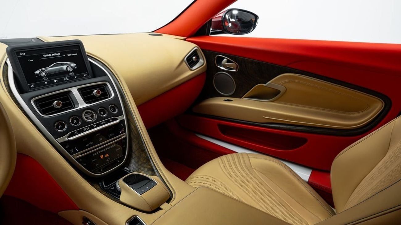 أستون مارتن DB11 V12 - Q Exclusive - 2018 - GCC