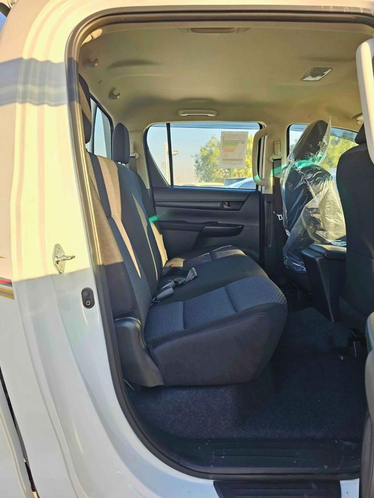 Toyota Hilux NARROW BODY /2.4L A/T DIESEL/ DOUBLE CABIN 4X4/BASIC WITH POWER WINDOWS/CODE#HD