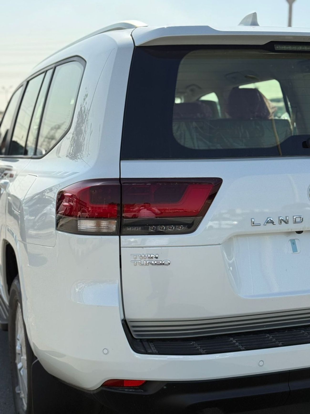 Toyota Land Cruiser GXR 3.5L TWIN TURBO WITHOUT SUNROOF 2025 MODEL