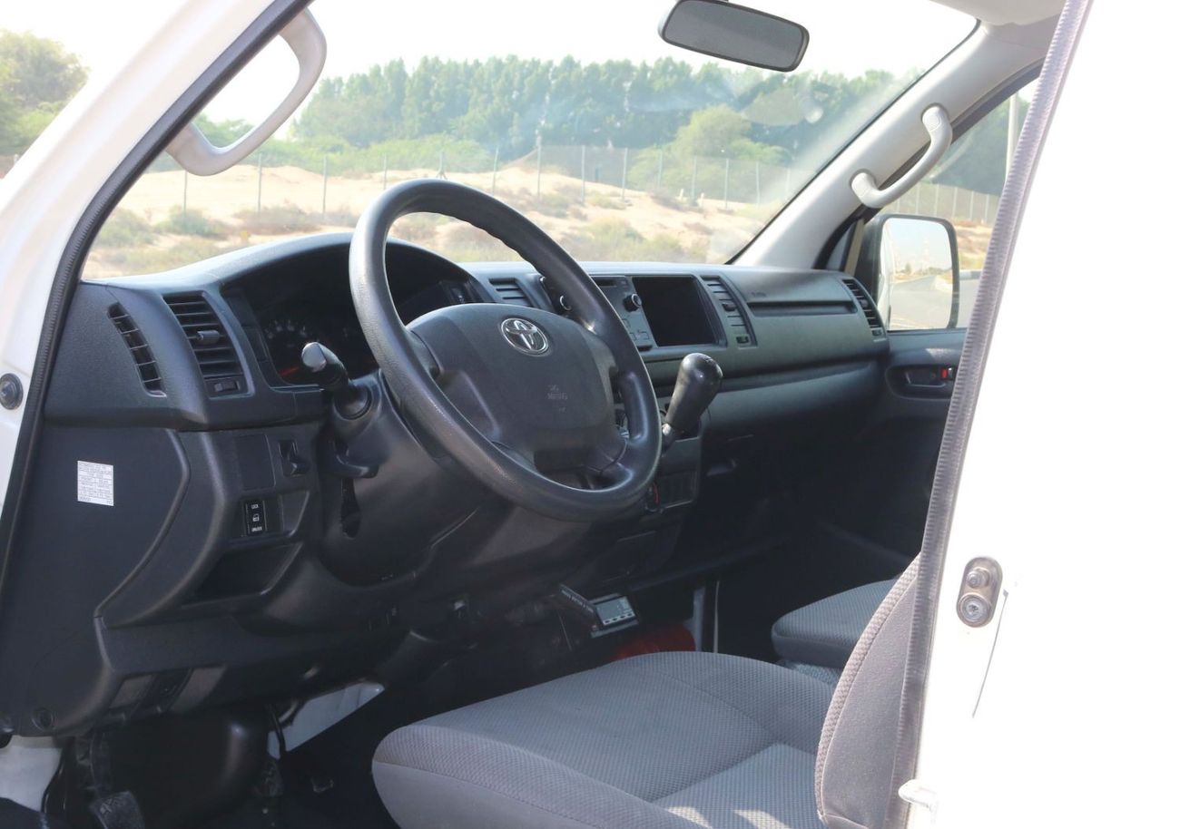 Toyota Hiace 2019 |  GLS CHILLER HIROOF DELIVERY VAN WITH GCC SPECS AND EXCELLENT CONDITION