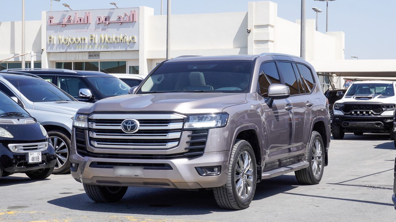 Toyota Land Cruiser GXR 3.5 L Twin Turbo V6