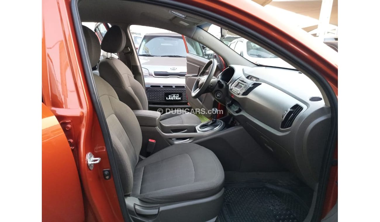 Kia Sportage 2012 Gulf model, agency paint, alloy wheels, cruise control, rear wing camera, in excellent conditio