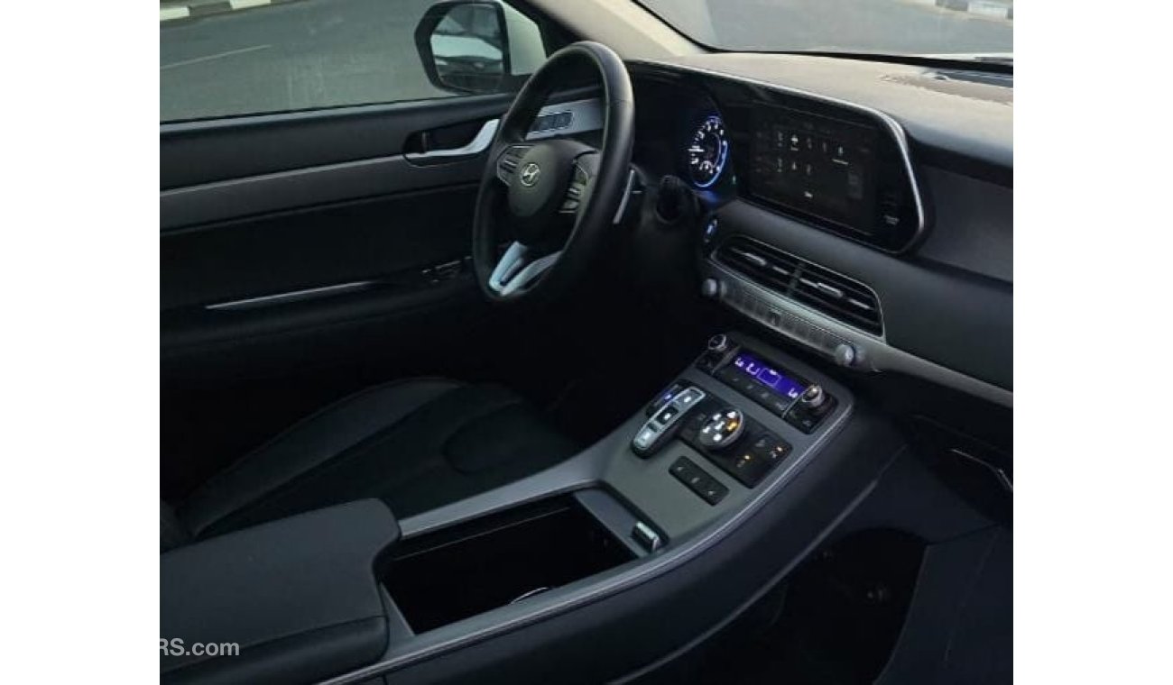 Hyundai Palisade *Offer*2022 Hyundai Palisade SEL+ Premium Full Option Sensor front and back 3.8L V6 - AWD 4x4 - UAE