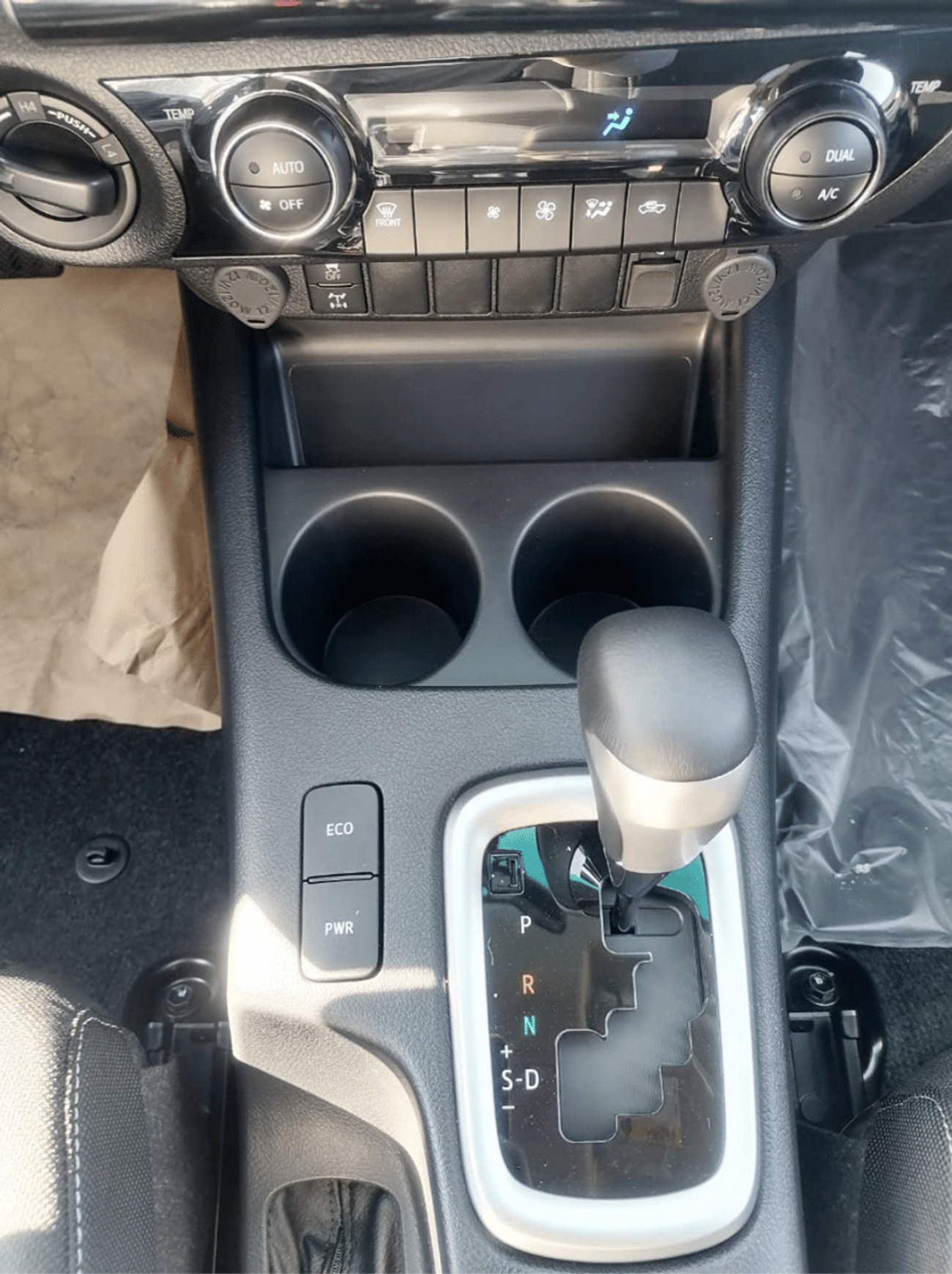 Toyota Hilux ECTJRD004 - 2025 Toyota Hilux Double Cab Pick Up Full Options GLX - 2.4L Diesel Auto - Push Start - 