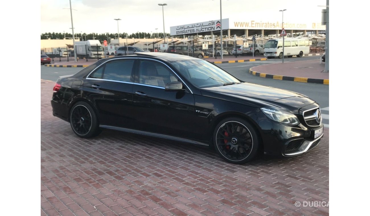 مرسيدس بنز E 63 AMG الشارقة