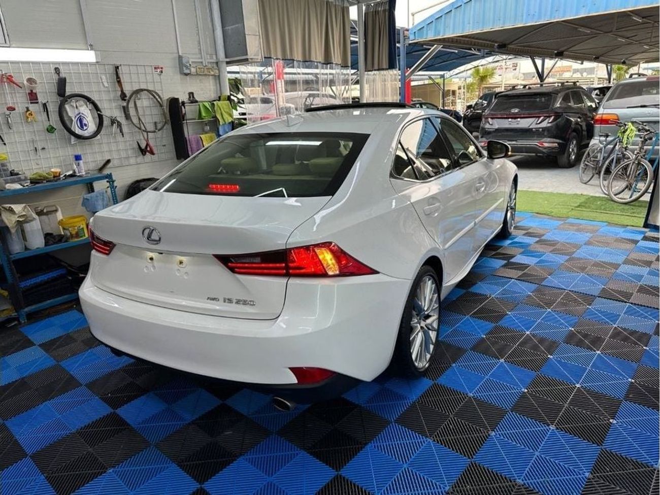 لكزس IS 250 Platinum 2.5L