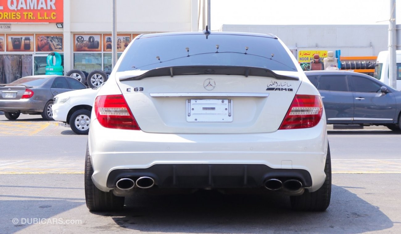 Mercedes-Benz C 63 AMG عربي