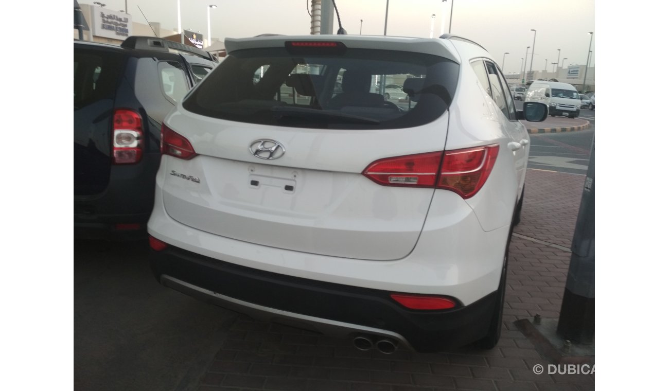 Hyundai Santa Fe 2014 WHITE GCC NO PAIN NO ACCIDENT PERFECT