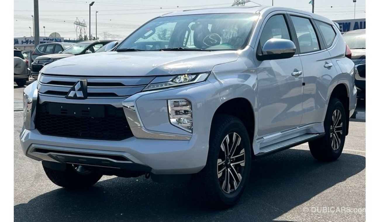 Mitsubishi Montero Montero Sport 2021 3.0L E72+ | GCC specs 4x4 (Sunroof/Heating Seats) | White/Black Leather Interior