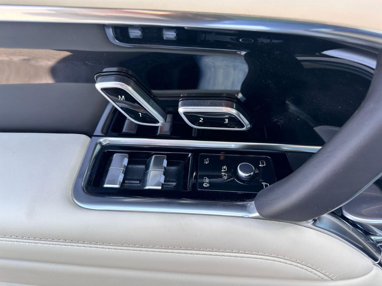 Land Rover Range Rover Sport LAND ROVER RANGE ROVER HSE 3.0L 4WD SUV 2025