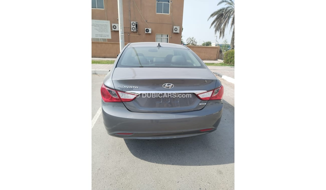 Hyundai Sonata 2013 HYUNDAI SONATA FULL OPTION Panorama IN GREAT CONDITION AND CLEAN FROM INSIDE/OUT