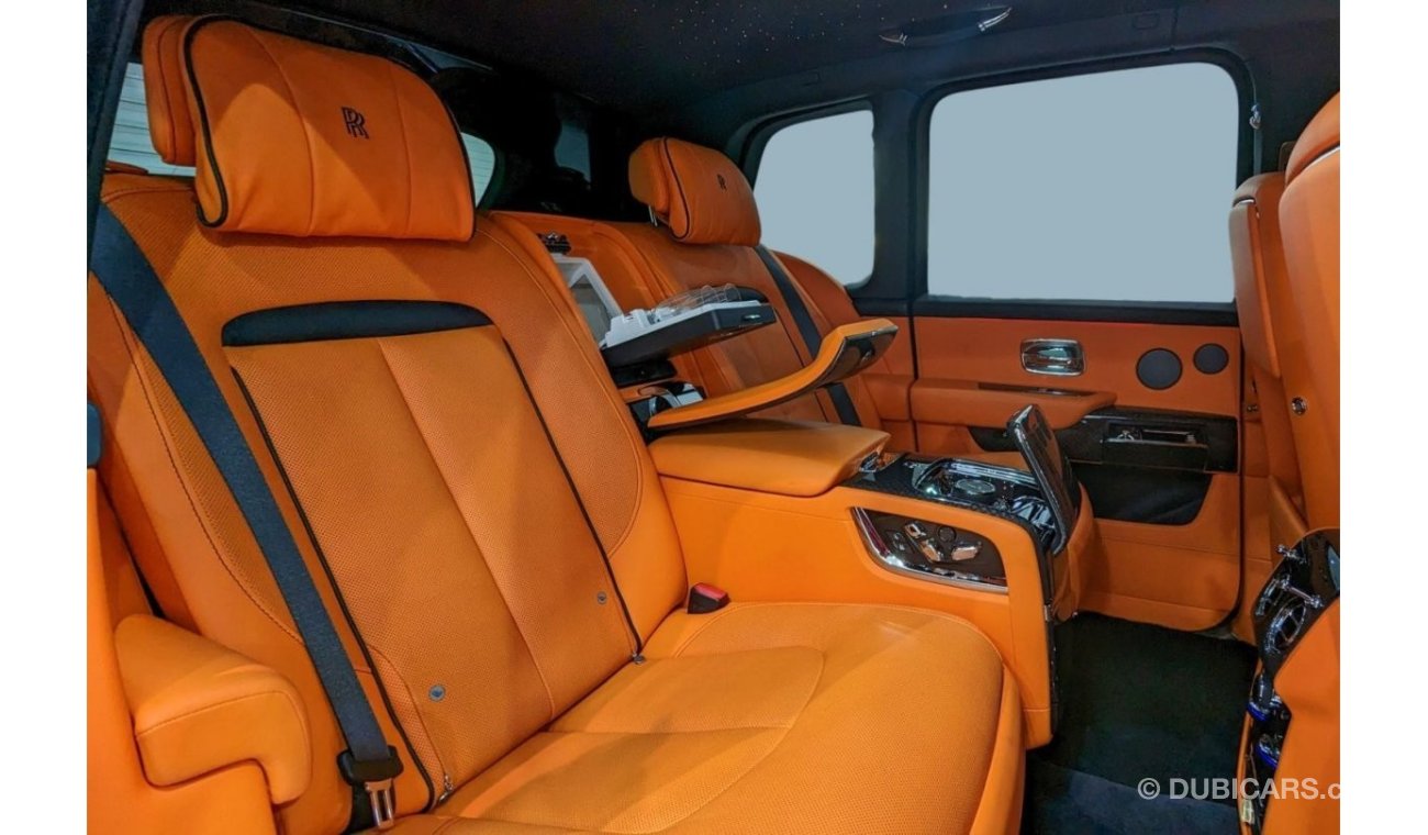 Rolls-Royce Cullinan **Starlights** Cullinan Black Badge 2022, 17,000KM, Rear Individual Seats!!