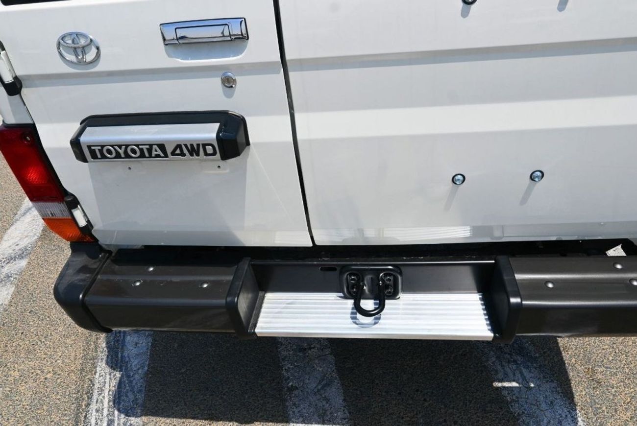 تويوتا لاند كروزر 70 تويوتا لاند كروزر هارد توب LC78 ديزل 4.2 لتر 2024