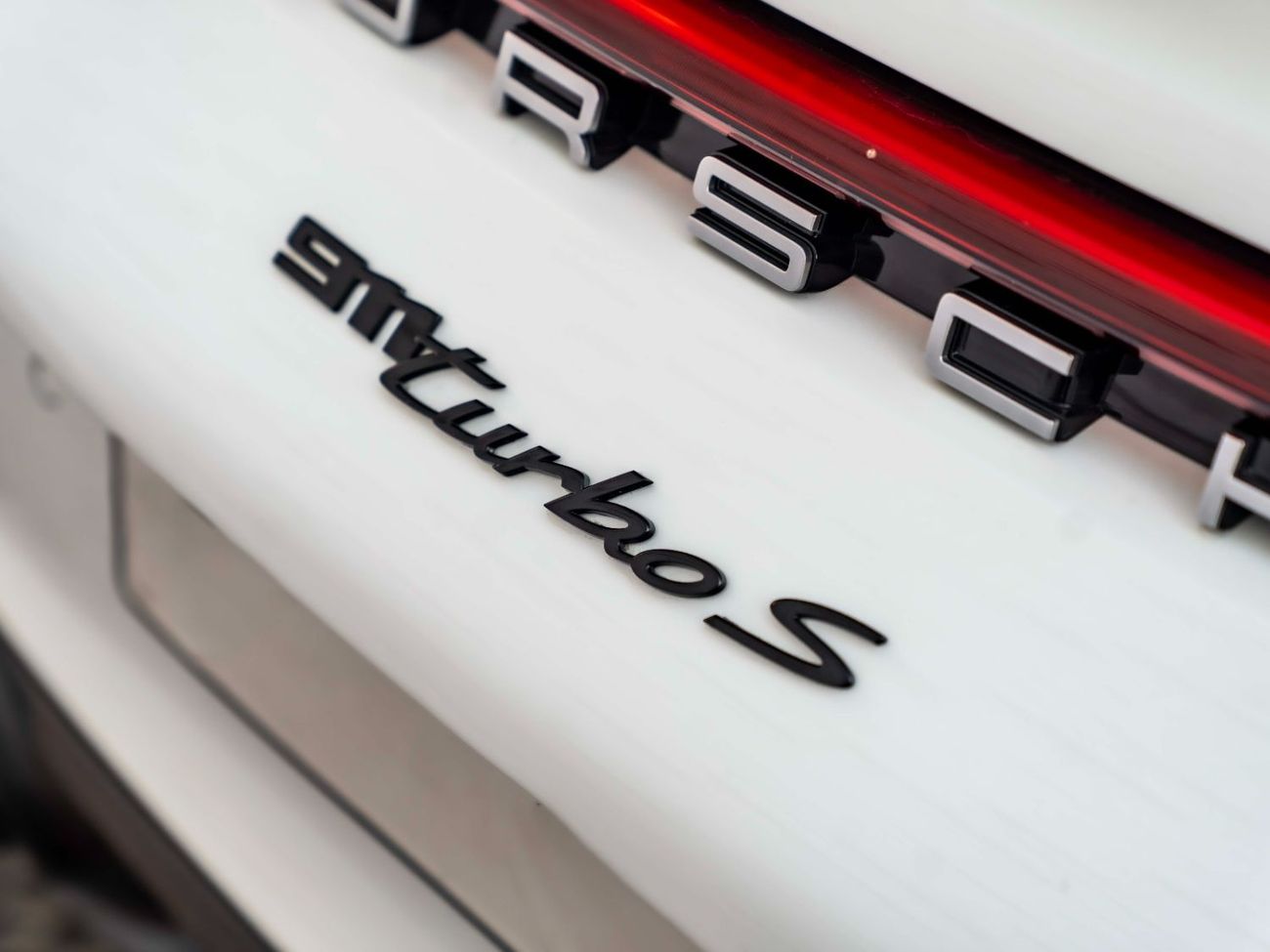 Porsche 911 Turbo S 3.8L (640 HP) Coupe