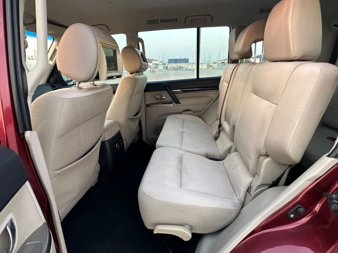 Mitsubishi Pajero Std 3.5L MODEL 2017 GCC CAR PERFECT CONDITION INSIDE AND OUT SIDE