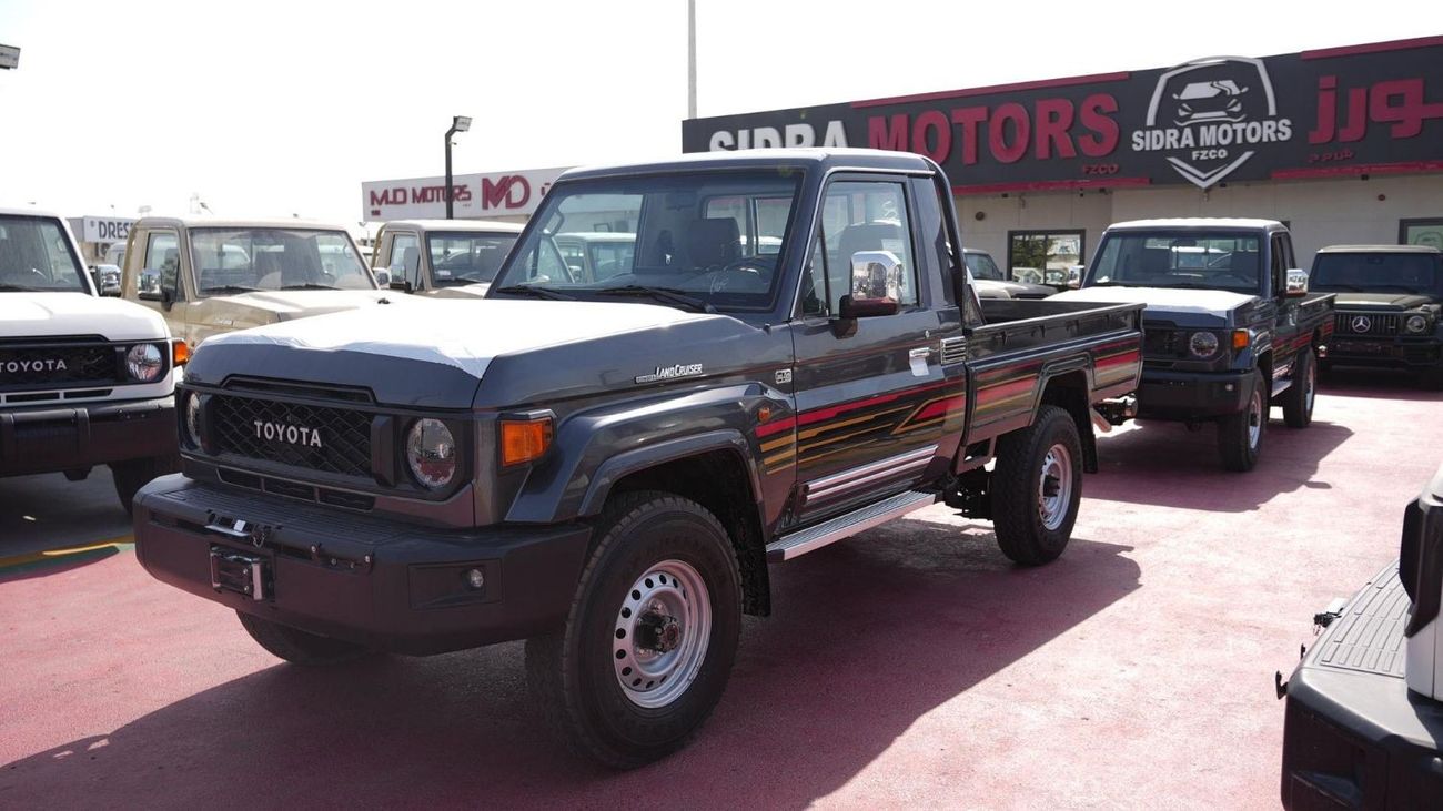 تويوتا لاند كروزر بيك آب TOYOTA LAND CRUISER 79 SINGLE CAB PICKUP PETROL 4.0L V6 4WD MT MODEL 2025 40TH ANNIVERSARY FULL OPTI