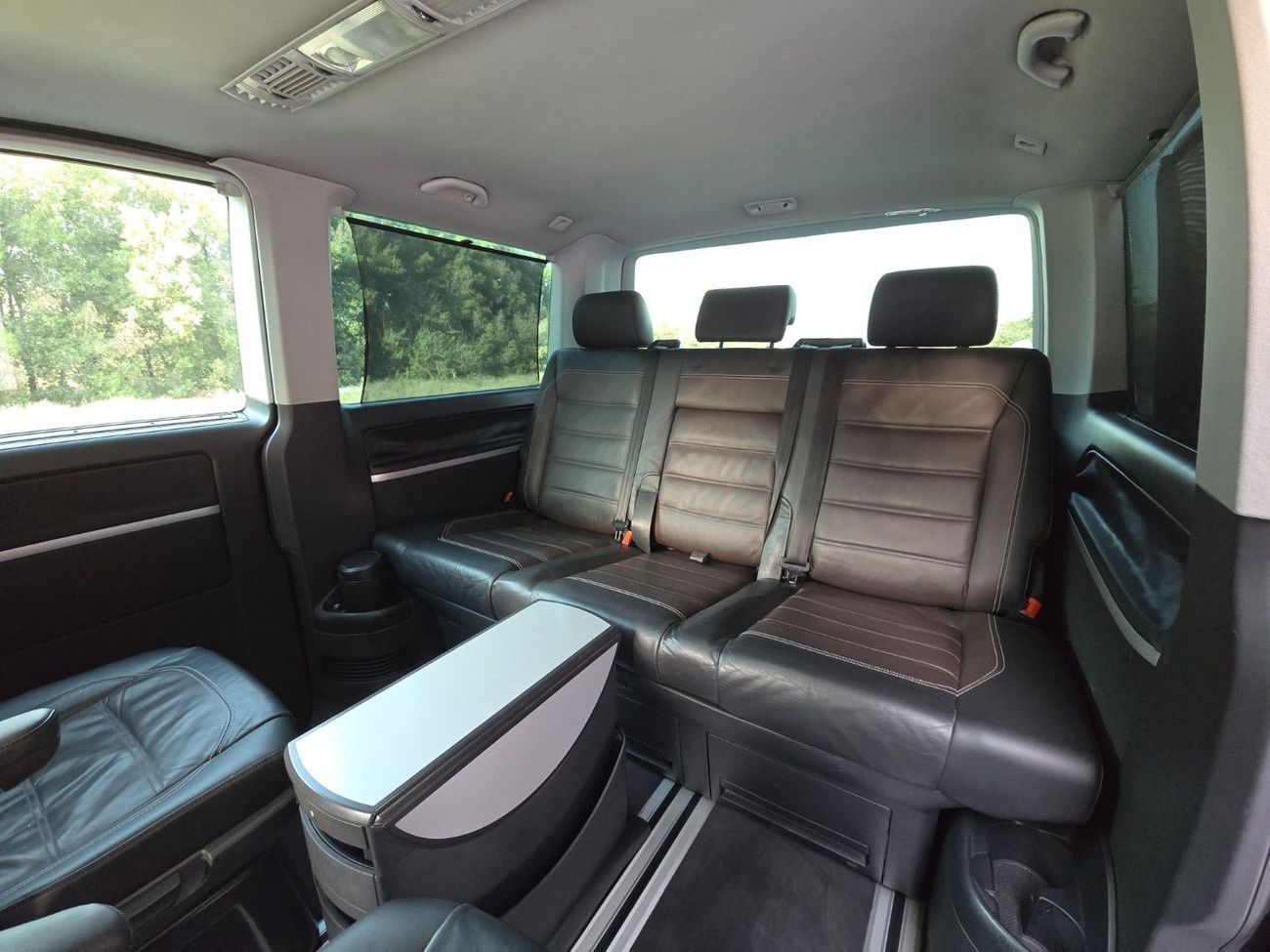 Volkswagen Multivan Hihgline 2.0L MULTIVAN HIGHLINE 2016 GCC FULL OPITION // PERFECT CONDITION