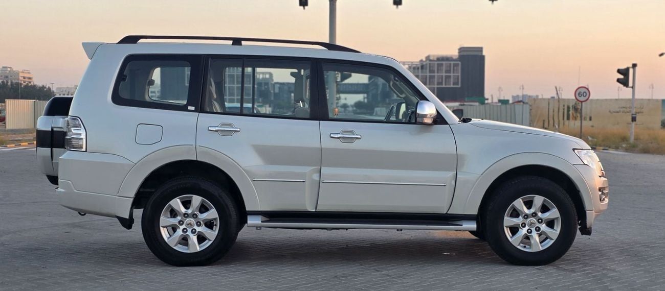 ميتسوبيشي باجيرو GLS H/L GOLD PLATINUM