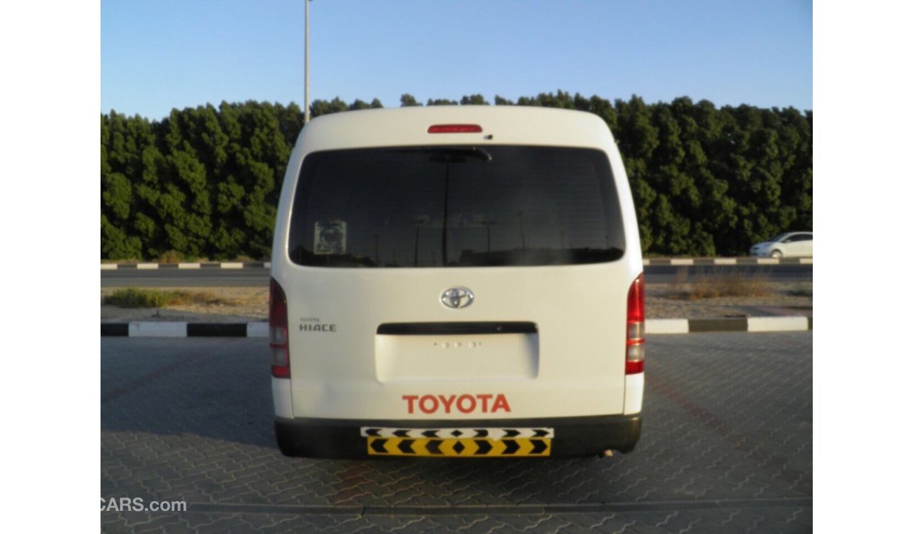 Toyota Hiace 2013 mid roof top of the range