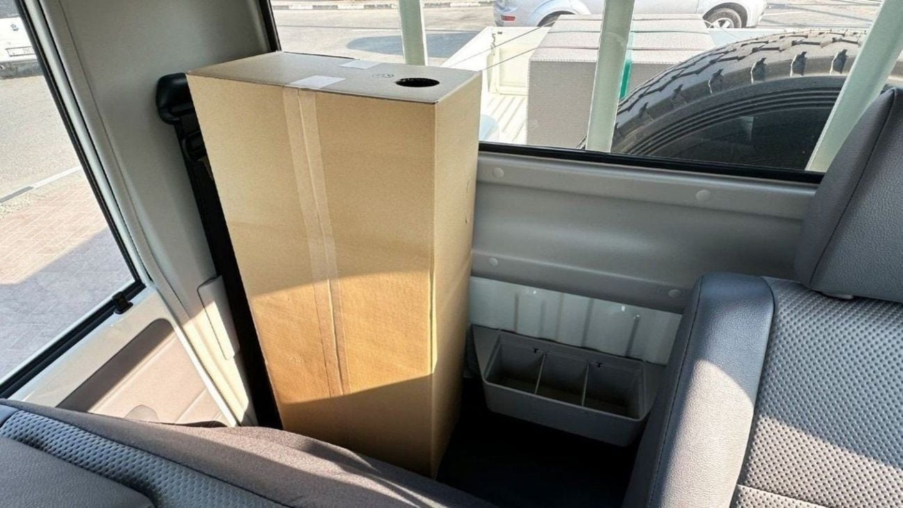 Toyota Land Cruiser Pick Up Toyota Land Cruiser Pickup 4.2L Diesel SC V4 2025