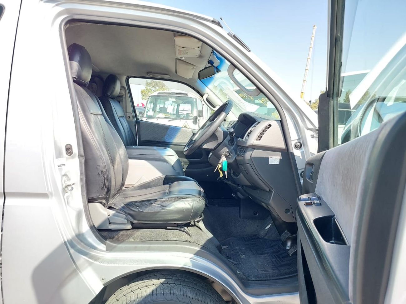 Toyota Hiace TOYOTA HIACE VAN RHD 2008 MODEL 3.0 L DIESEL AUTOMATIC(PM22759)