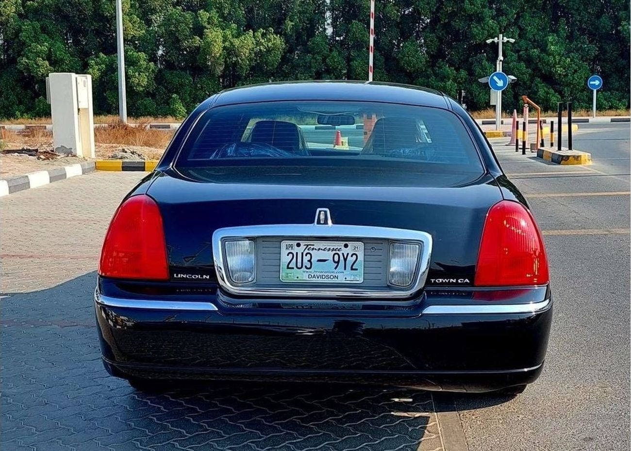 لينكولن تاون كار town car large