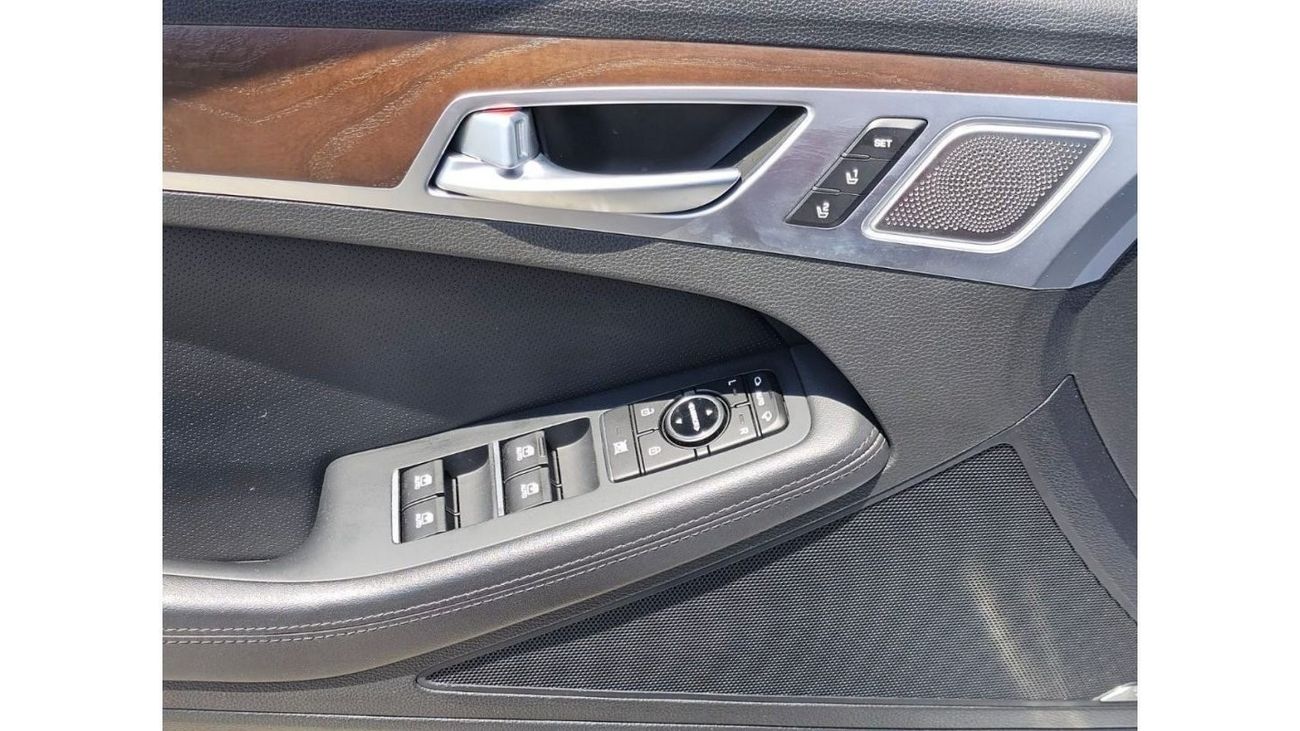 جينيسس G80 ملكي