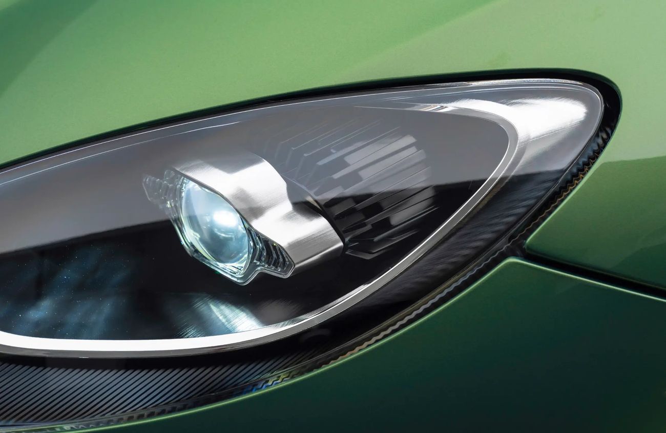 Aston Martin DB 4.0L V8 Twin-Turbocharged Engine